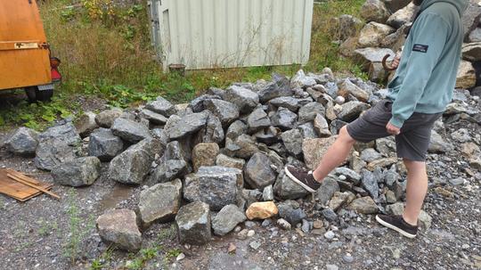 Gröbere Steine für den "Rockgarden" sind auch schon gefunden...